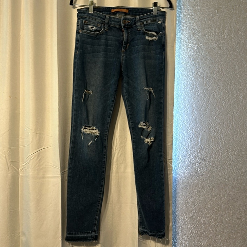 Joe jeans size 27 distressed cigarette straight ankle Inseam 29